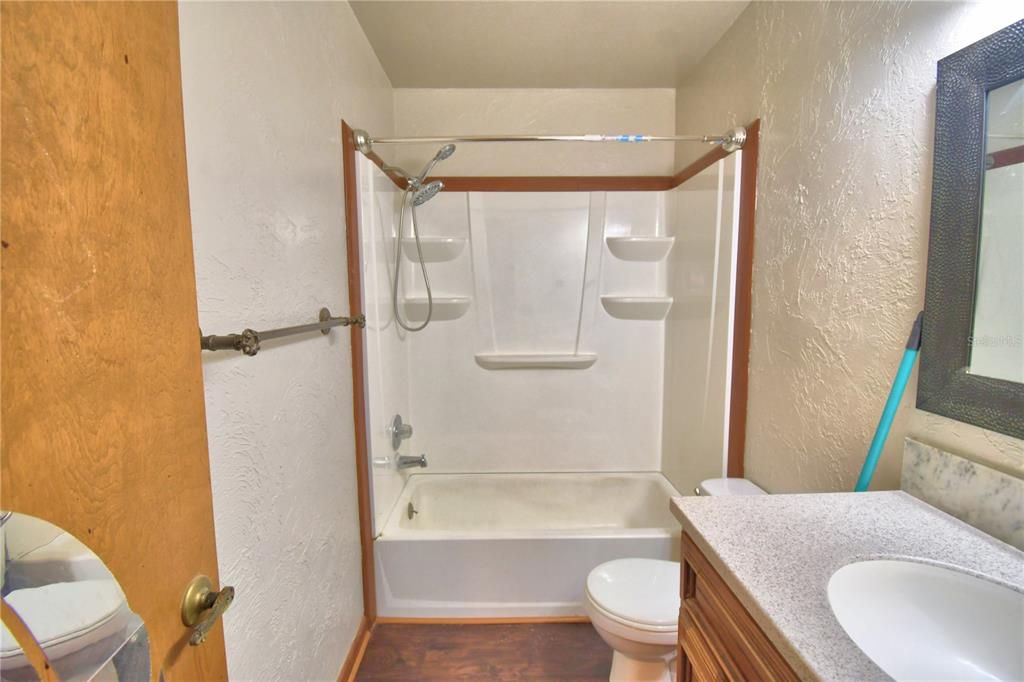 В аренду: $1,325 (2 спален, 1 ванн, 3264 Квадратных фут)