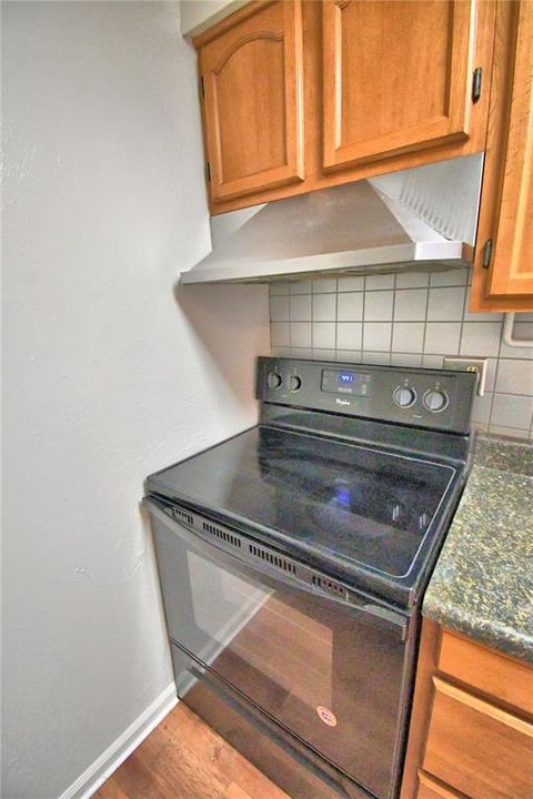 В аренду: $1,325 (2 спален, 1 ванн, 3264 Квадратных фут)