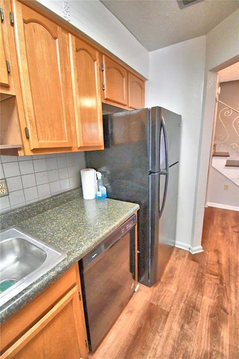 В аренду: $1,325 (2 спален, 1 ванн, 3264 Квадратных фут)