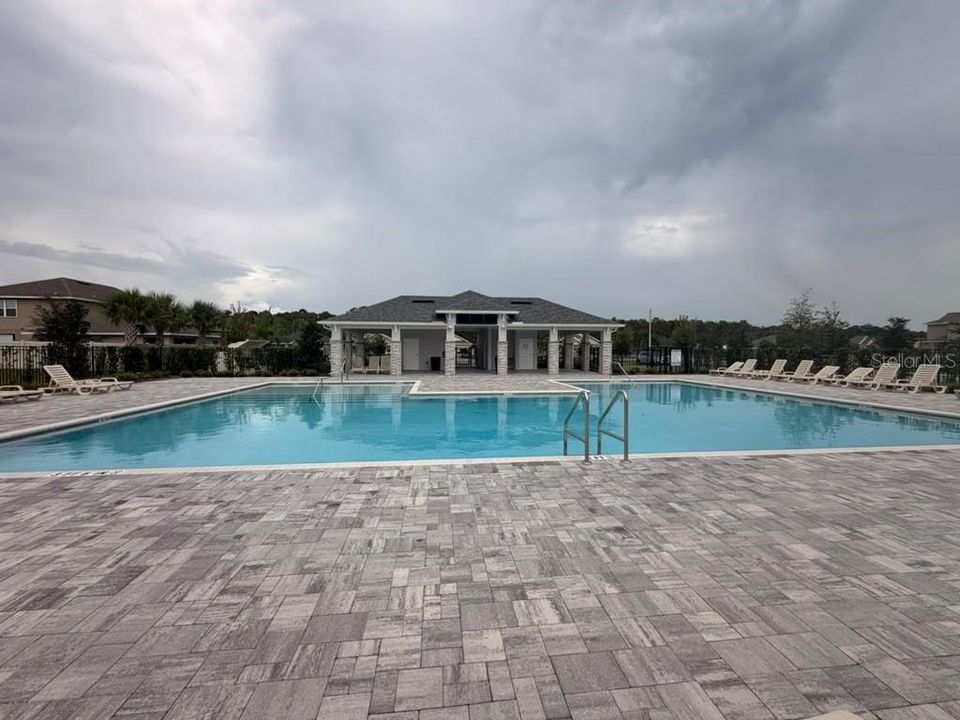 For Sale: $407,900 (4 beds, 2 baths, 2202 Square Feet)