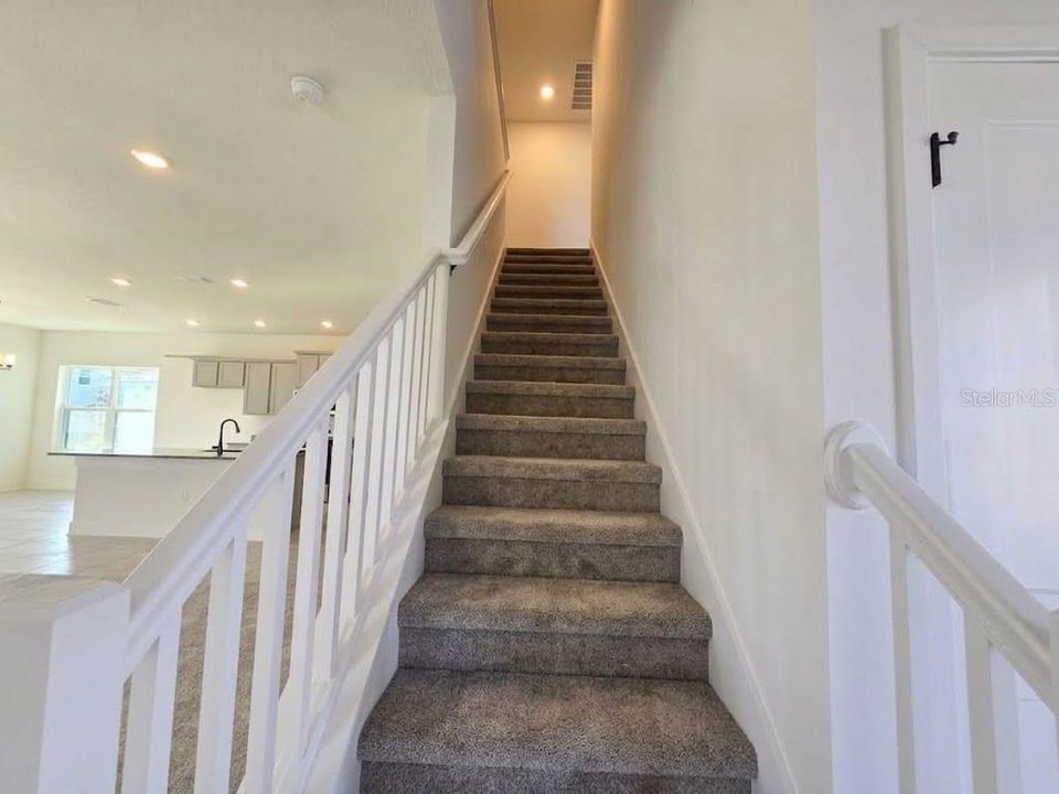For Sale: $407,900 (4 beds, 2 baths, 2202 Square Feet)