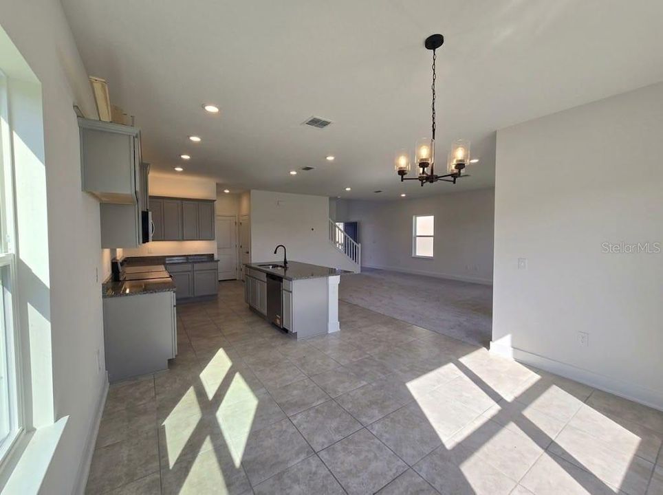 For Sale: $407,900 (4 beds, 2 baths, 2202 Square Feet)