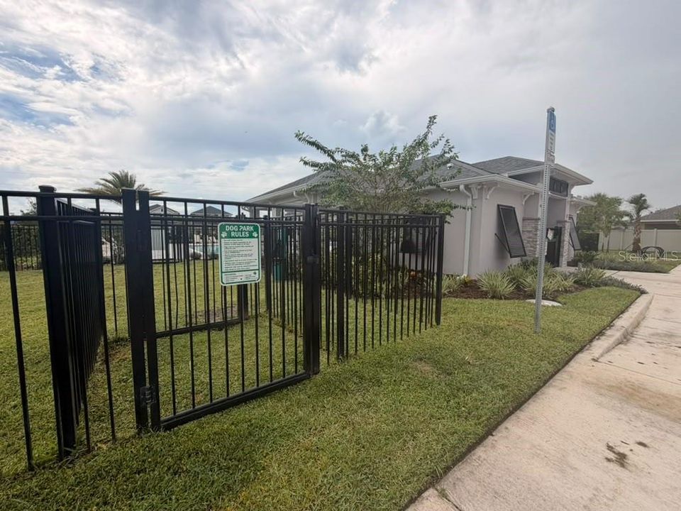 For Sale: $407,900 (4 beds, 2 baths, 2202 Square Feet)