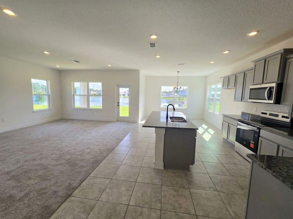 For Sale: $407,900 (4 beds, 2 baths, 2202 Square Feet)