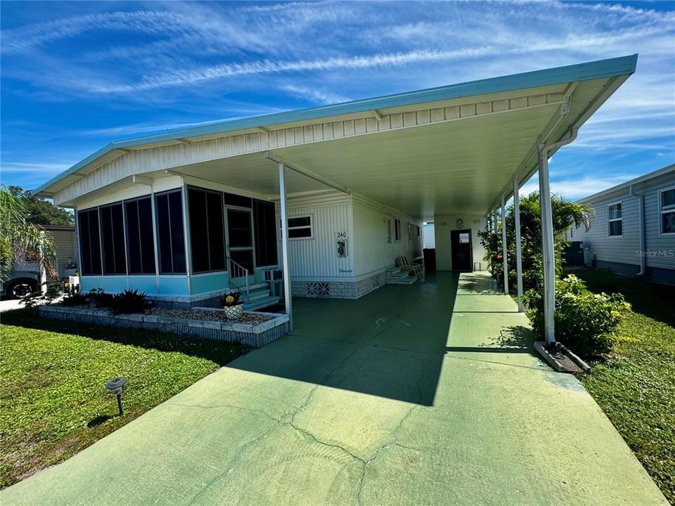 For Sale: $139,000 (2 beds, 2 baths, 1056 Square Feet)