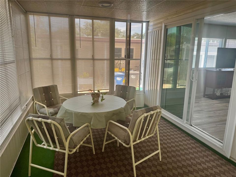 For Sale: $139,000 (2 beds, 2 baths, 1056 Square Feet)