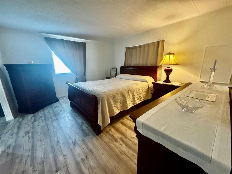 For Sale: $139,000 (2 beds, 2 baths, 1056 Square Feet)