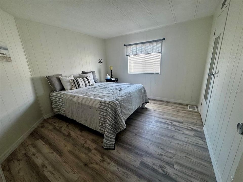 For Sale: $139,000 (2 beds, 2 baths, 1056 Square Feet)