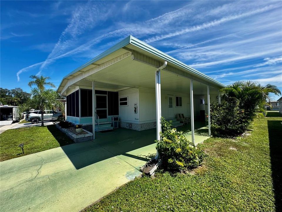 For Sale: $139,000 (2 beds, 2 baths, 1056 Square Feet)