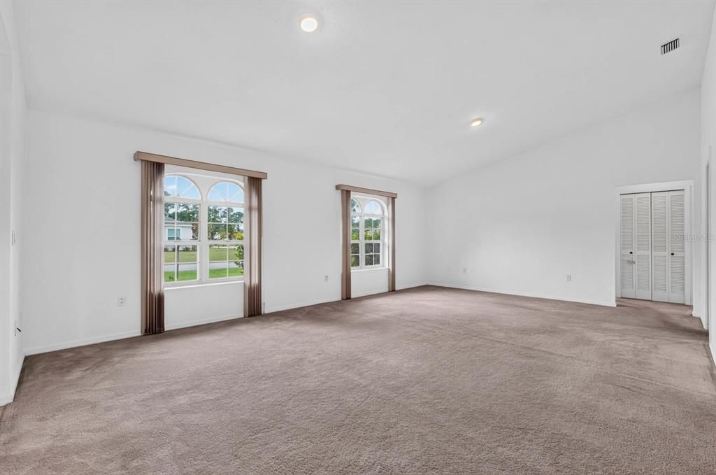 For Sale: $319,000 (3 beds, 2 baths, 1867 Square Feet)