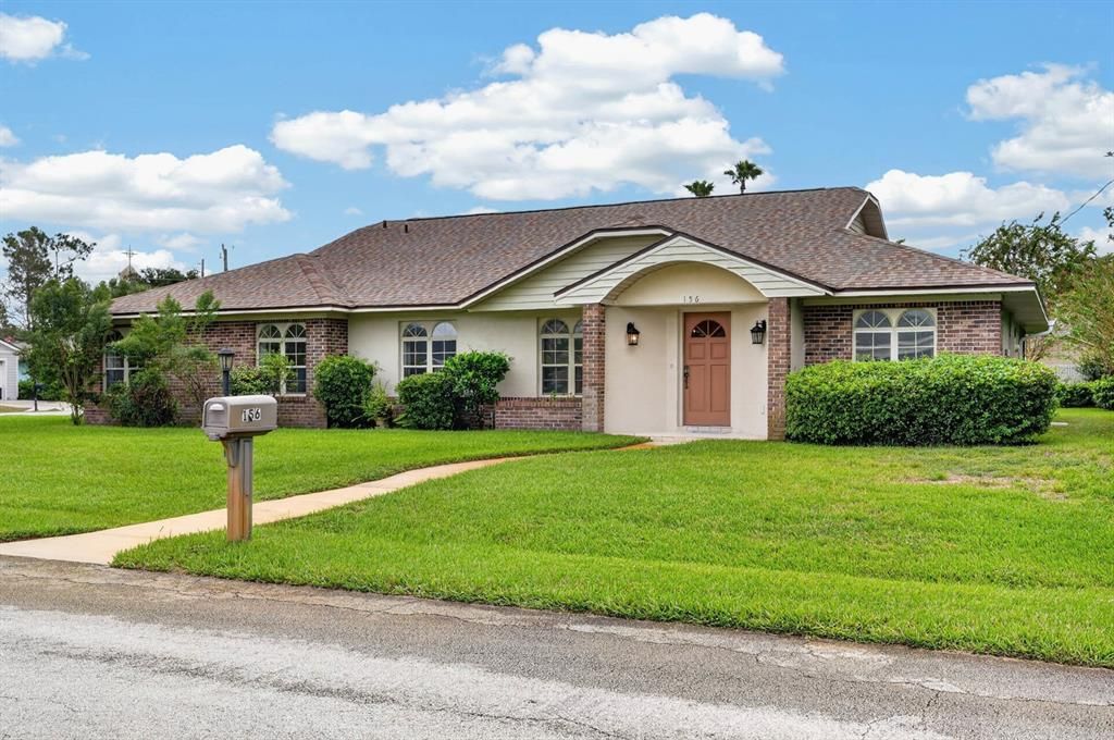 For Sale: $319,000 (3 beds, 2 baths, 1867 Square Feet)