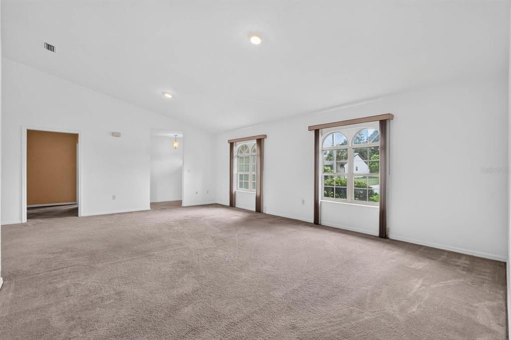 For Sale: $319,000 (3 beds, 2 baths, 1867 Square Feet)