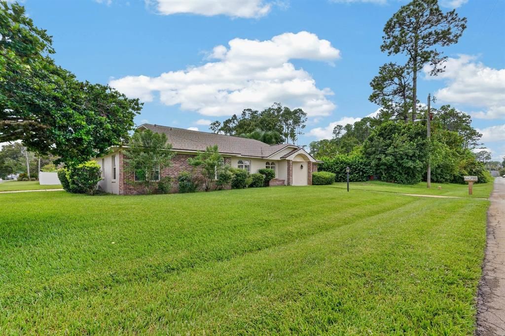 For Sale: $319,000 (3 beds, 2 baths, 1867 Square Feet)