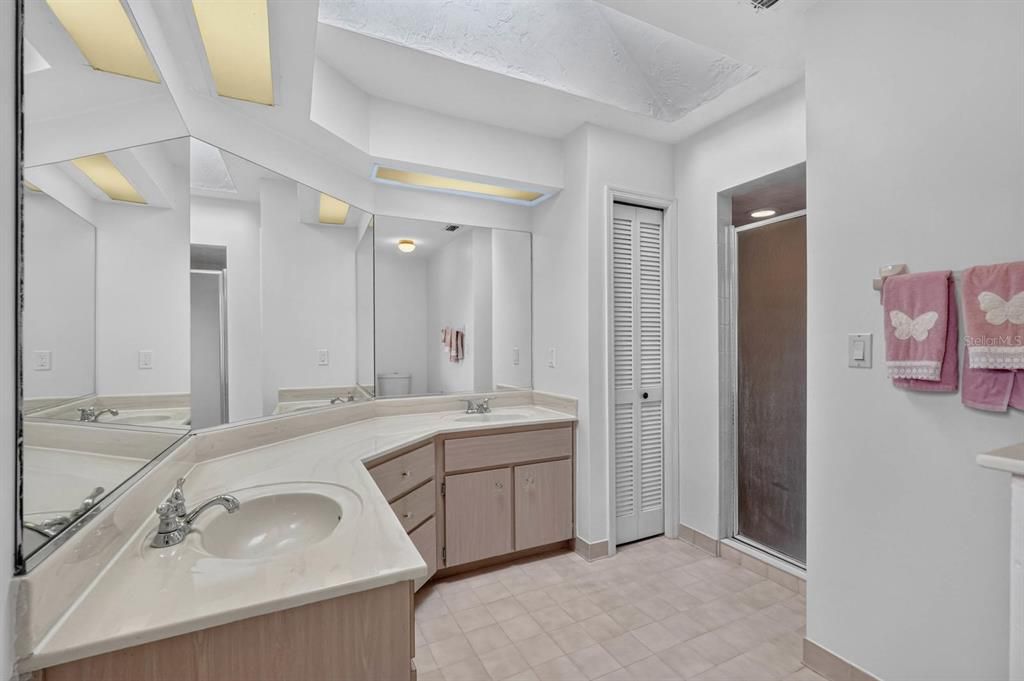 For Sale: $319,000 (3 beds, 2 baths, 1867 Square Feet)