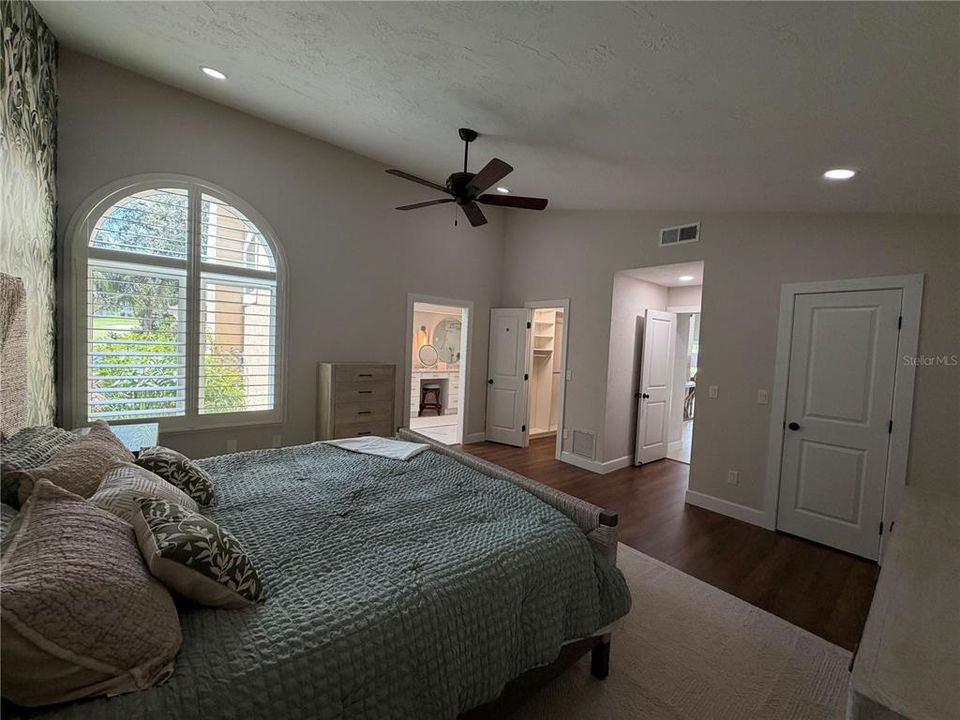 For Rent: $4,850 (3 beds, 2 baths, 2545 Square Feet)