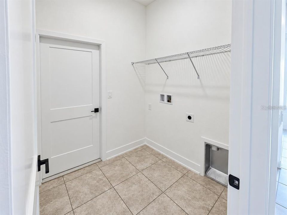 For Sale: $387,900 (4 beds, 2 baths, 1820 Square Feet)