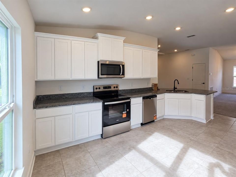 For Sale: $387,900 (4 beds, 2 baths, 1820 Square Feet)