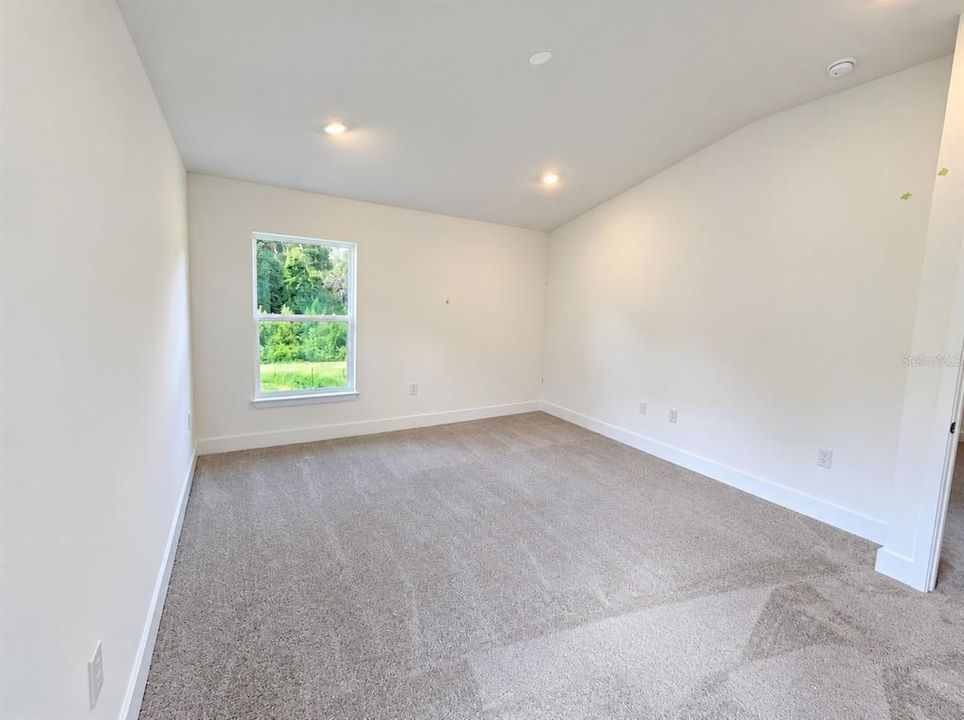 For Sale: $387,900 (4 beds, 2 baths, 1820 Square Feet)