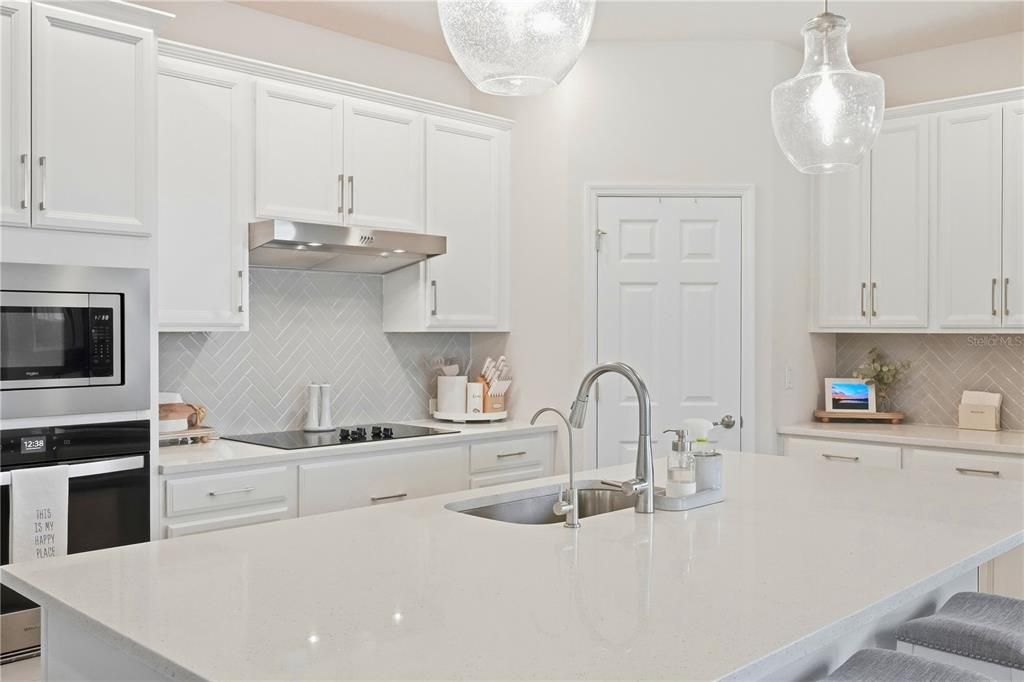 For Sale: $499,990 (3 beds, 2 baths, 1958 Square Feet)
