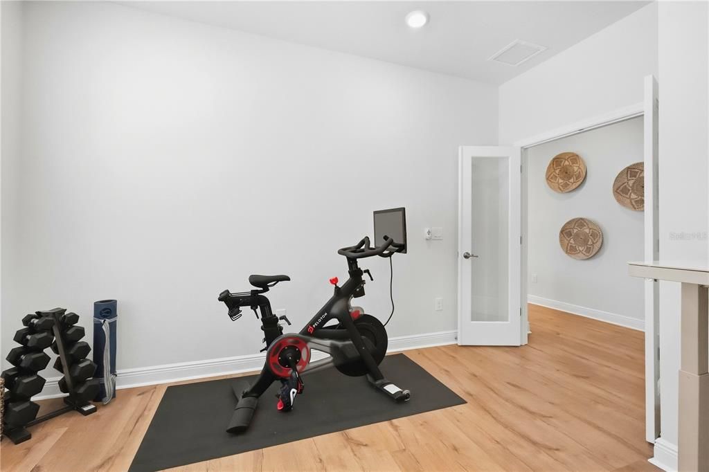 For Sale: $499,990 (3 beds, 2 baths, 1958 Square Feet)