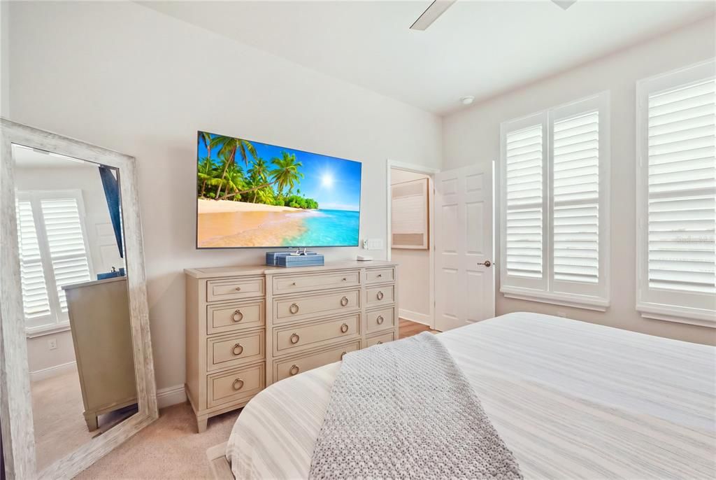 For Sale: $499,990 (3 beds, 2 baths, 1958 Square Feet)