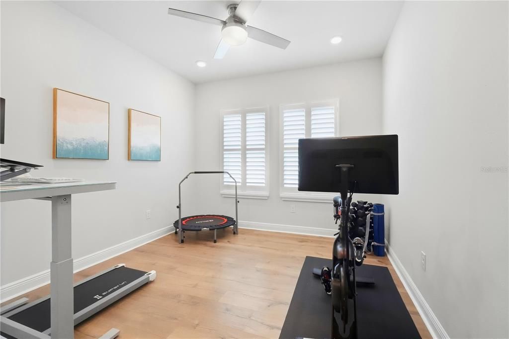 For Sale: $499,990 (3 beds, 2 baths, 1958 Square Feet)