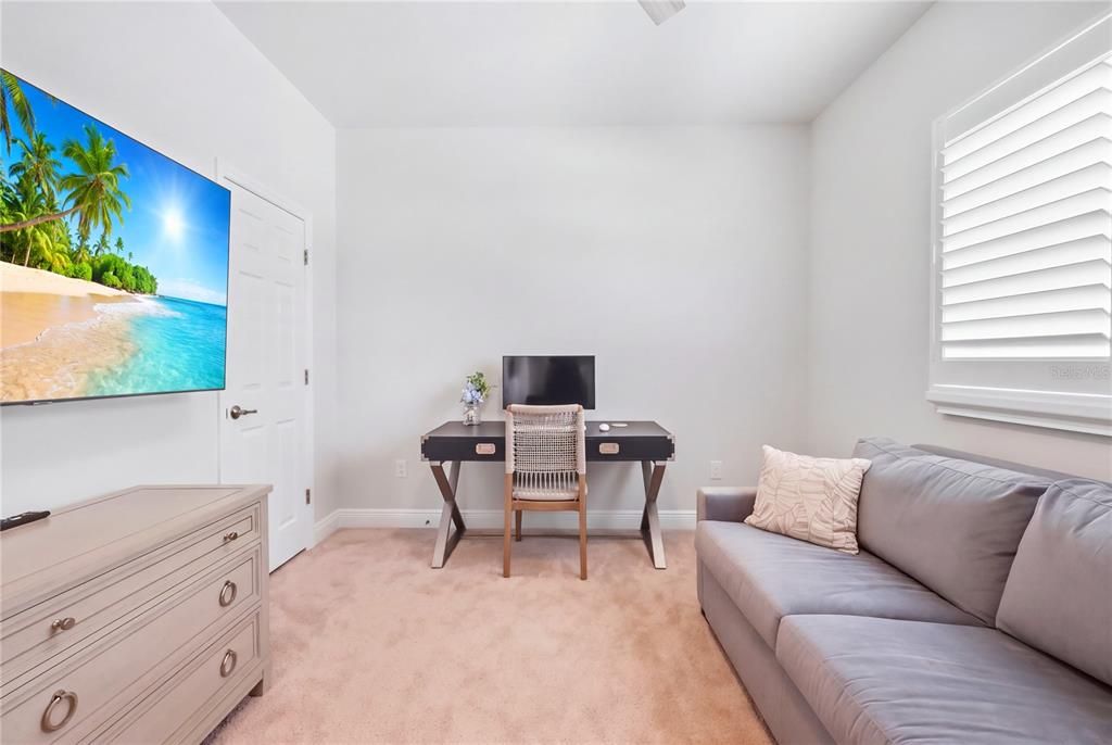 For Sale: $499,990 (3 beds, 2 baths, 1958 Square Feet)