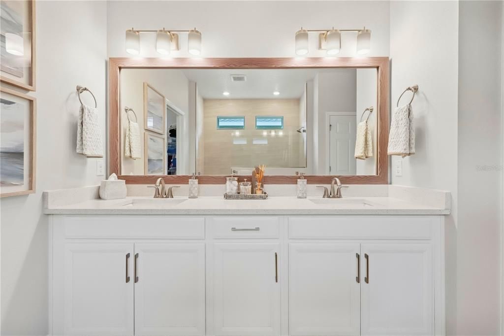 For Sale: $499,990 (3 beds, 2 baths, 1958 Square Feet)