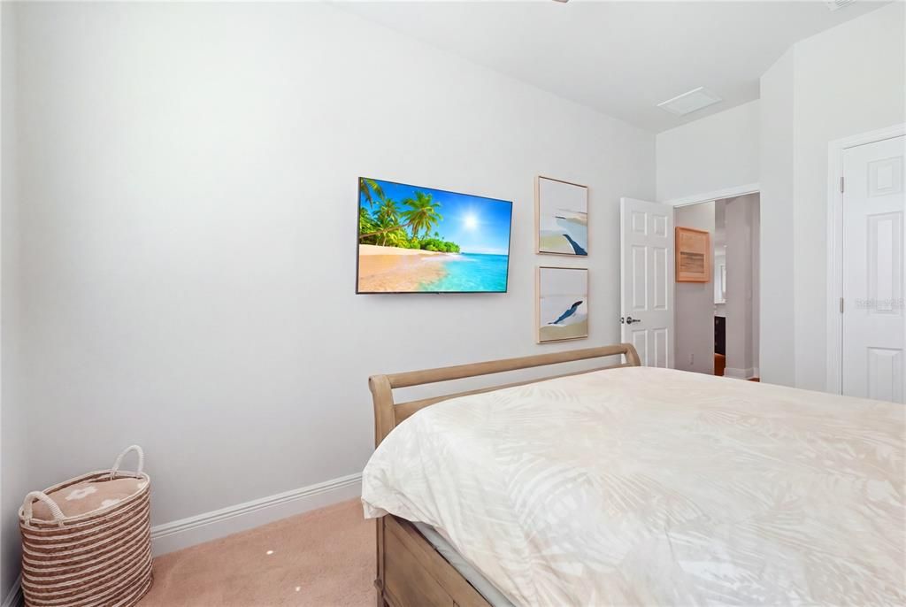 For Sale: $499,990 (3 beds, 2 baths, 1958 Square Feet)