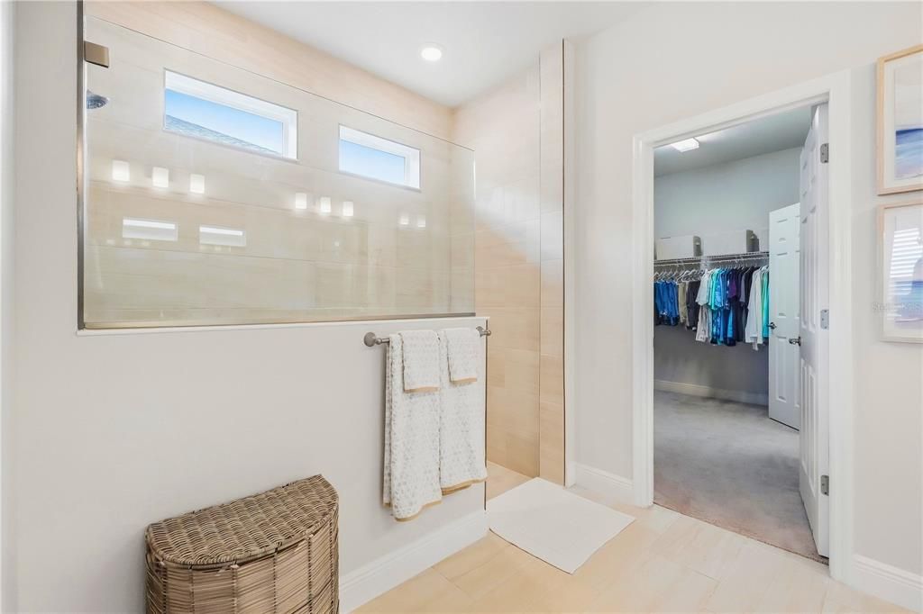 For Sale: $499,990 (3 beds, 2 baths, 1958 Square Feet)