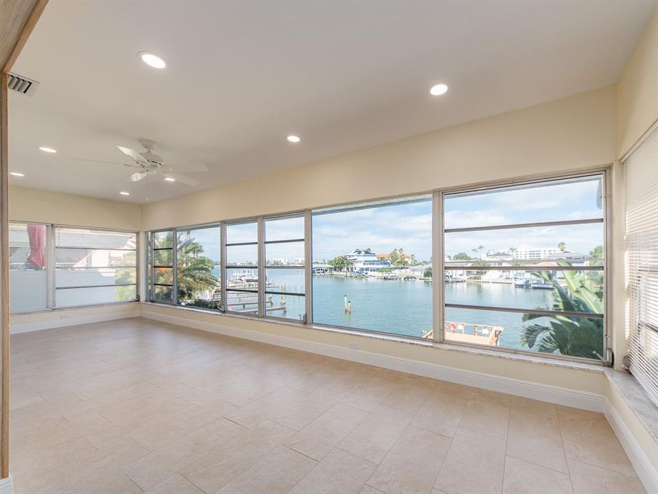 For Rent: $2,800 (2 beds, 1 baths, 1070 Square Feet)