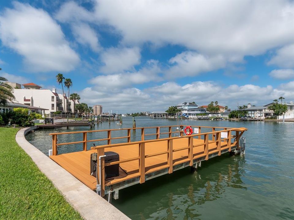 For Rent: $2,800 (2 beds, 1 baths, 1070 Square Feet)