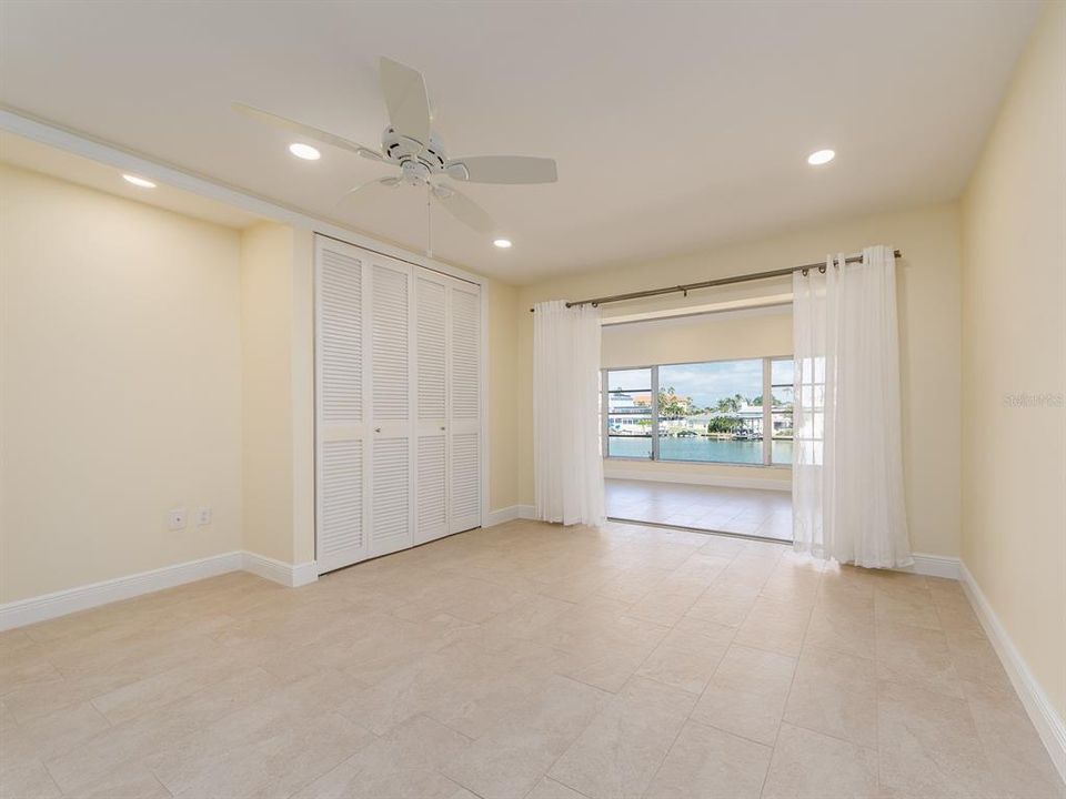 For Rent: $2,800 (2 beds, 1 baths, 1070 Square Feet)