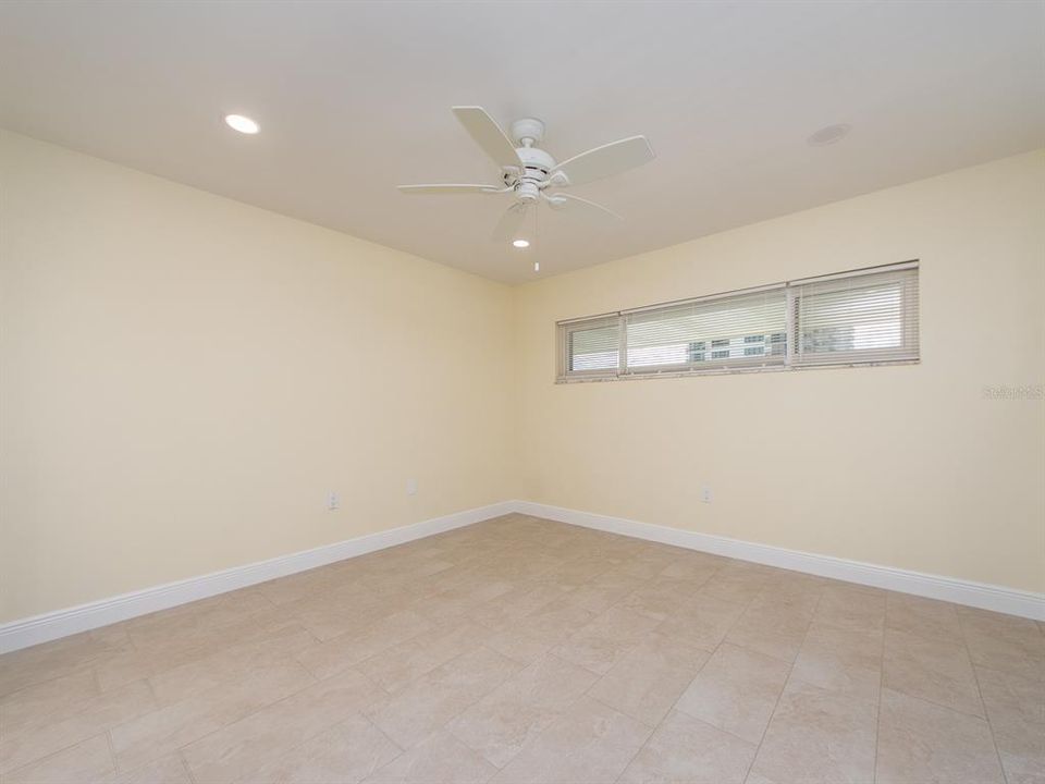 For Rent: $2,800 (2 beds, 1 baths, 1070 Square Feet)