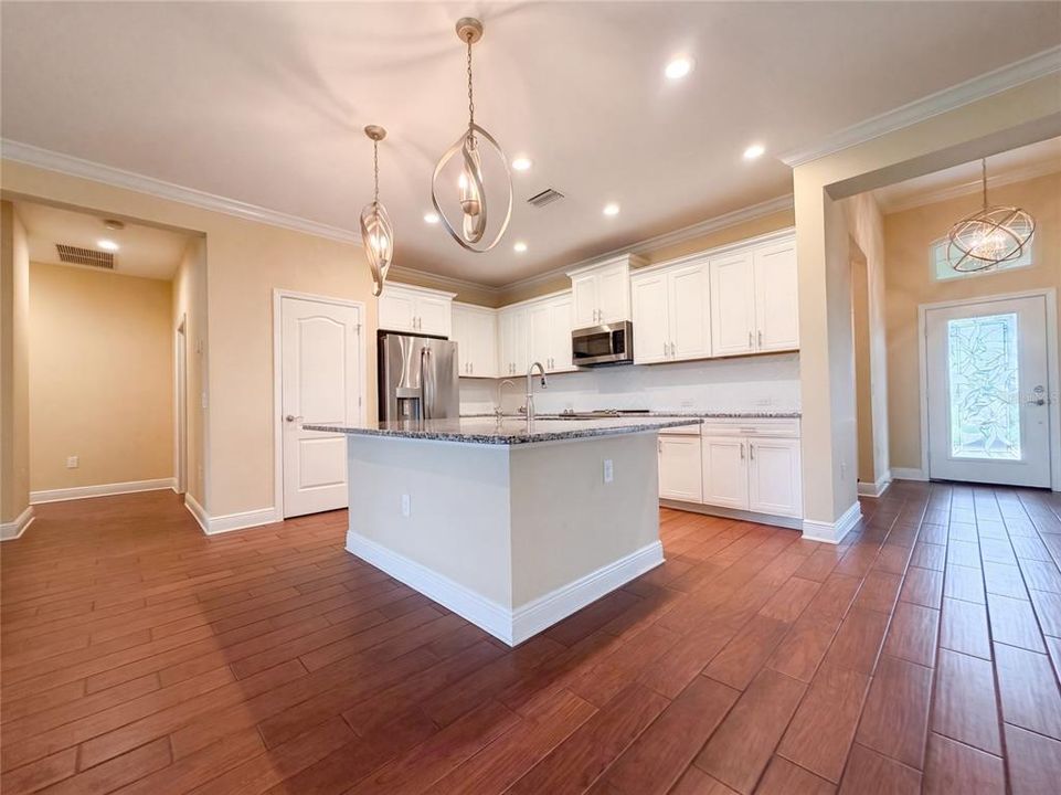 En Venta: $530,000 (4 camas, 3 baños, 3032 Pies cuadrados)