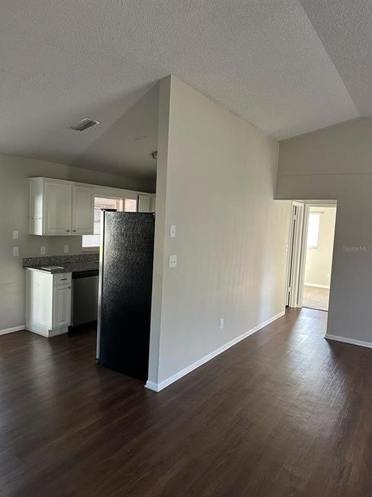 For Sale: $399,900 (3 beds, 2 baths, 1247 Square Feet)