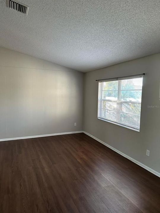 For Sale: $399,900 (3 beds, 2 baths, 1247 Square Feet)