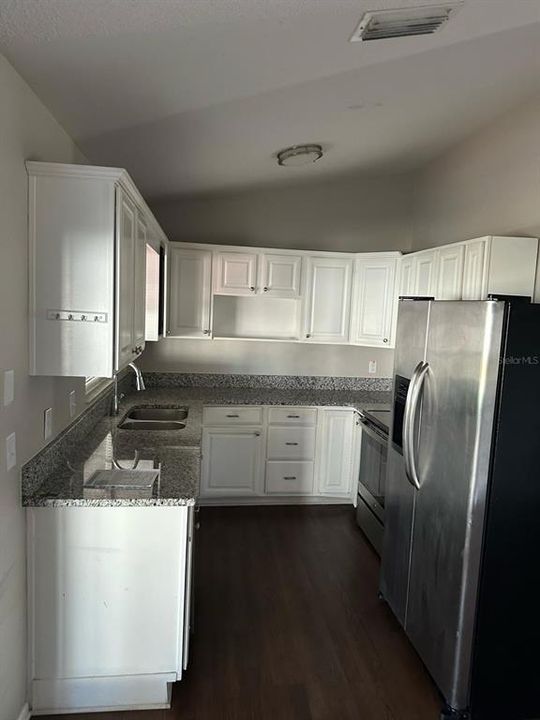 For Sale: $399,900 (3 beds, 2 baths, 1247 Square Feet)