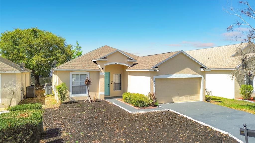 For Sale: $299,000 (5 beds, 3 baths, 1863 Square Feet)