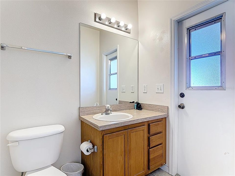 For Sale: $299,000 (5 beds, 3 baths, 1863 Square Feet)