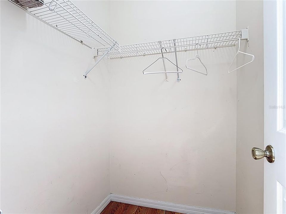 For Sale: $299,000 (5 beds, 3 baths, 1863 Square Feet)
