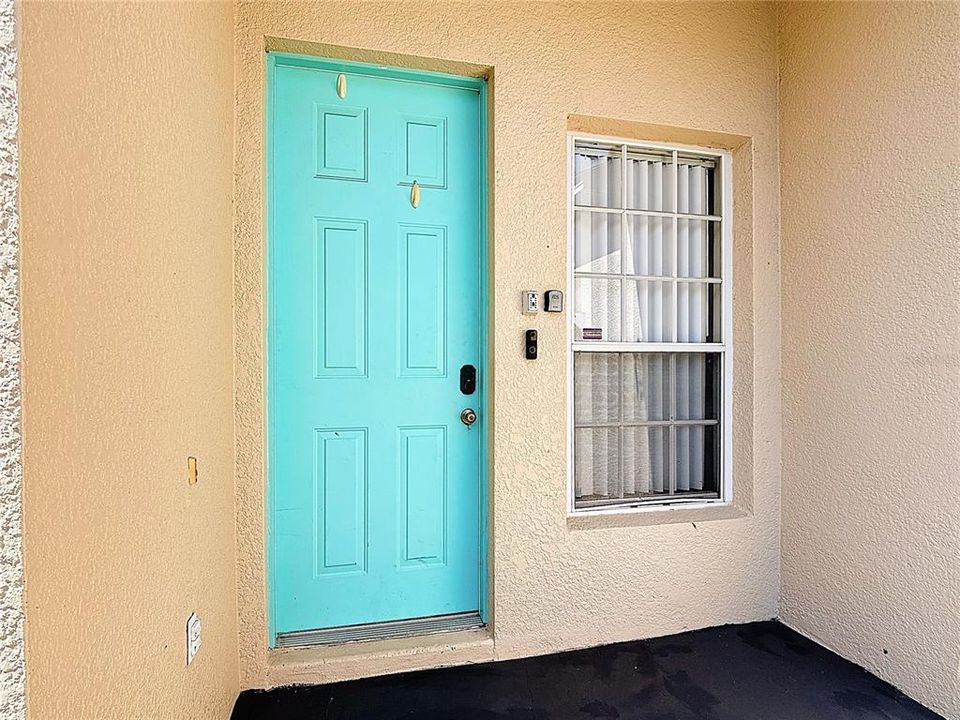 For Sale: $299,000 (5 beds, 3 baths, 1863 Square Feet)