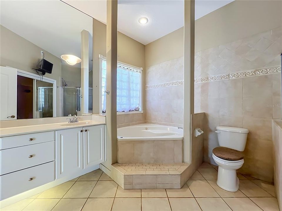 For Sale: $419,990 (3 beds, 2 baths, 1925 Square Feet)