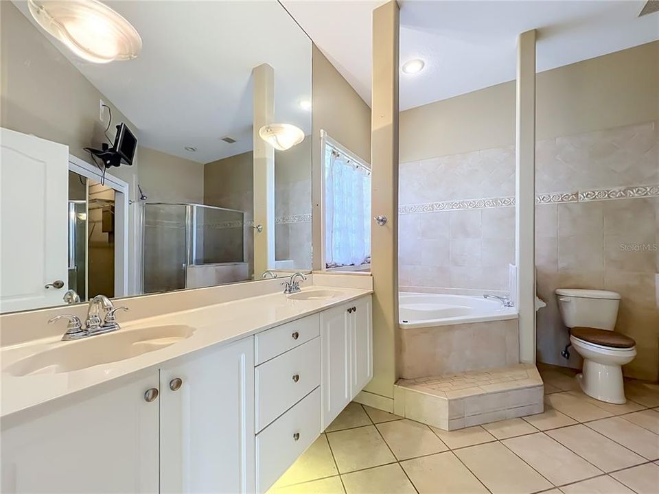 For Sale: $419,990 (3 beds, 2 baths, 1925 Square Feet)
