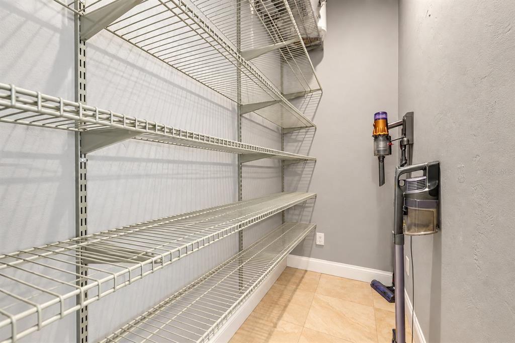 En Venta: $799,000 (3 camas, 2 baños, 1982 Pies cuadrados)