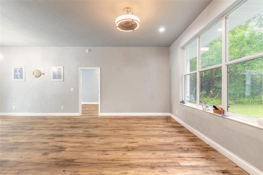 En Venta: $799,000 (3 camas, 2 baños, 1982 Pies cuadrados)