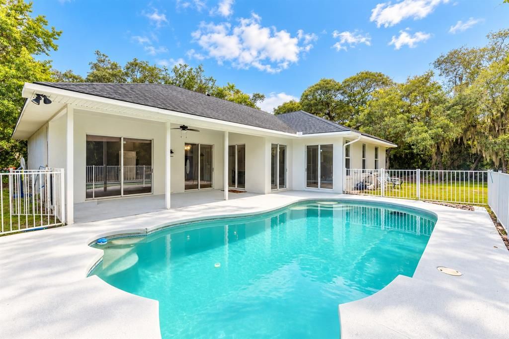 En Venta: $799,000 (3 camas, 2 baños, 1982 Pies cuadrados)