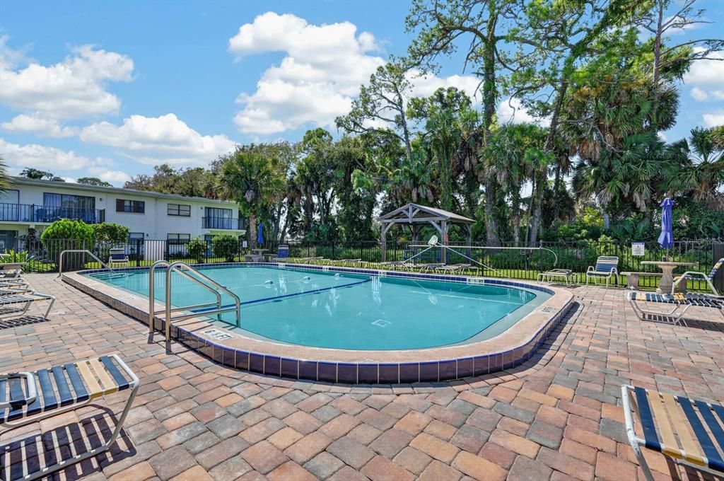 For Sale: $85,000 (1 beds, 1 baths, 710 Square Feet)