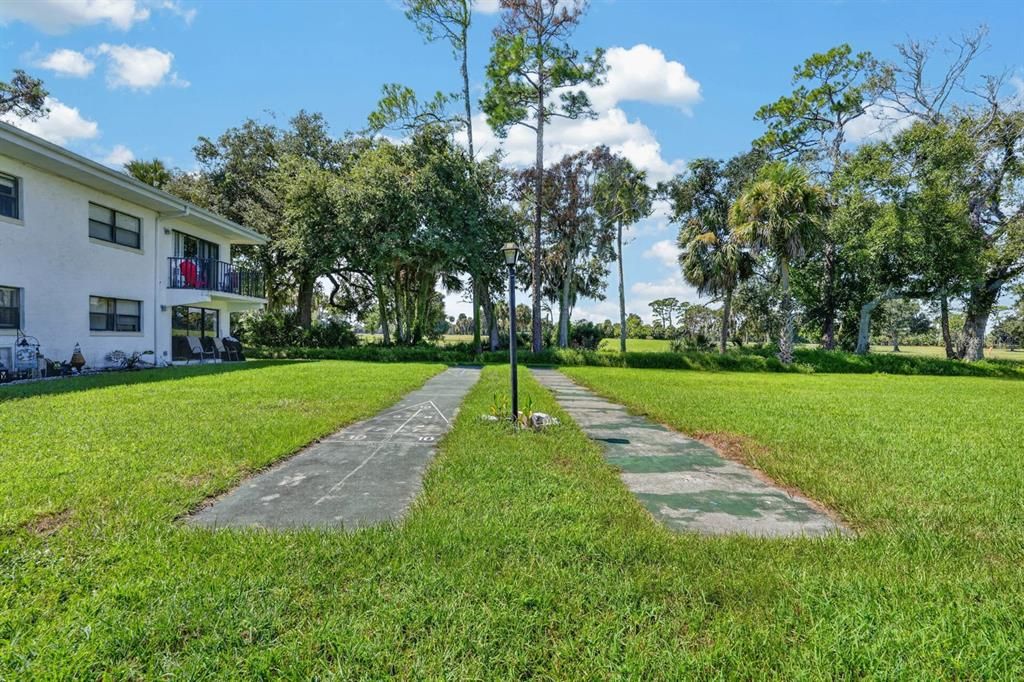 For Sale: $85,000 (1 beds, 1 baths, 710 Square Feet)