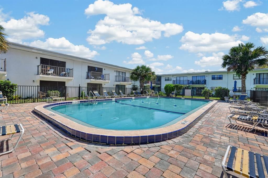 For Sale: $85,000 (1 beds, 1 baths, 710 Square Feet)